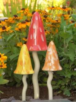 Potting Shed Tinkling Toadstool Sculptures, Set Of 3 -Garden Care Shop 8611730 sum 03v